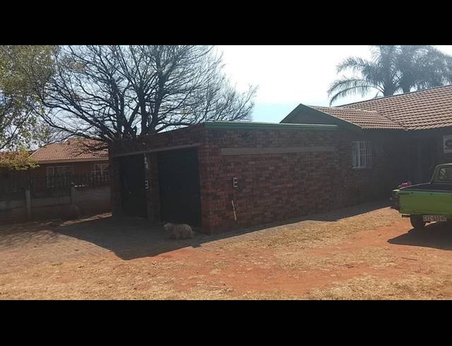 4 BEDROOM HOUSE FOR SALE IN RANDPOORT